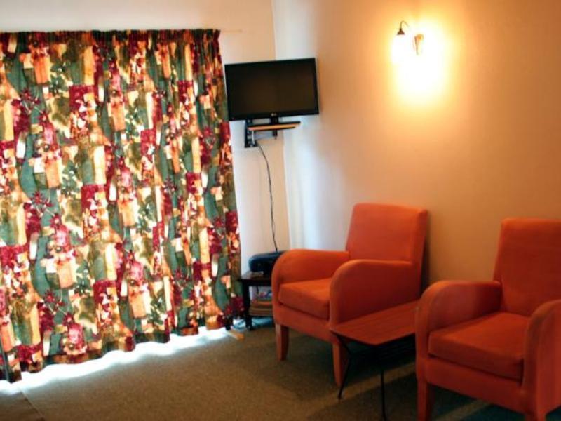 12 White Star Motel Тимару Экстерьер фото