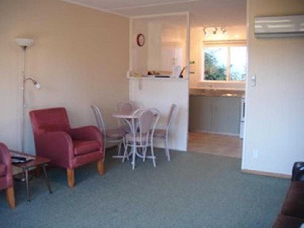 12 White Star Motel Тимару Номер фото
