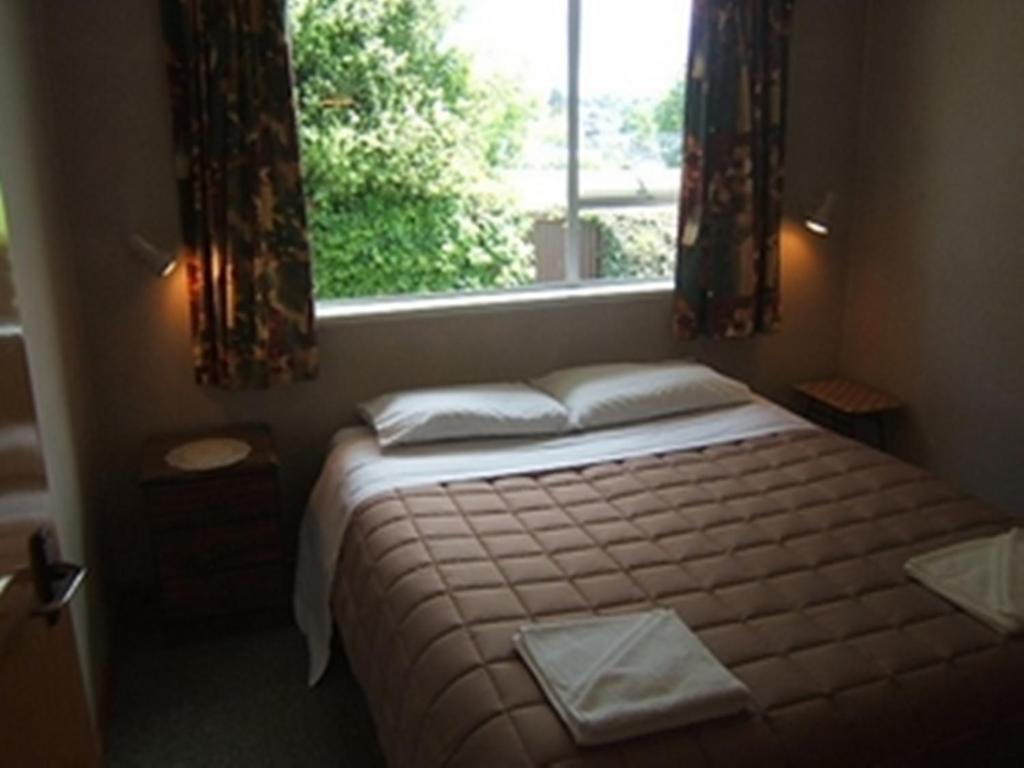 12 White Star Motel Тимару Номер фото