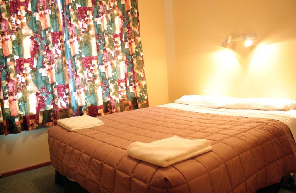 12 White Star Motel Тимару Номер фото