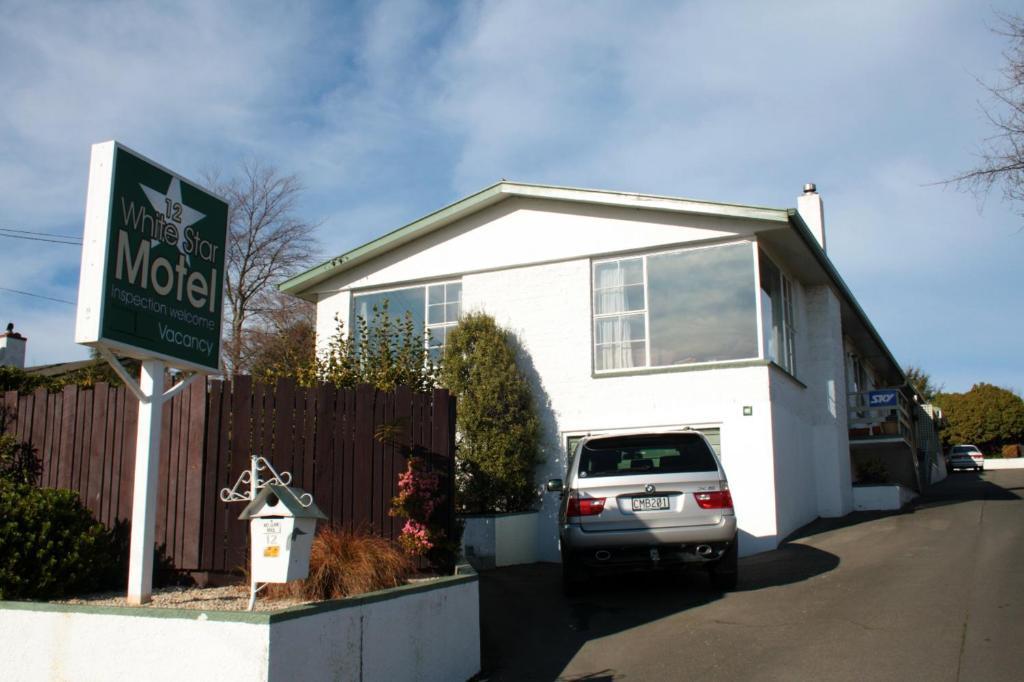 12 White Star Motel Тимару Экстерьер фото